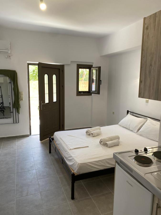 Central Areopolis Rooms Exterior photo